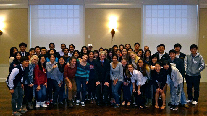 Parke with many international students of UVA